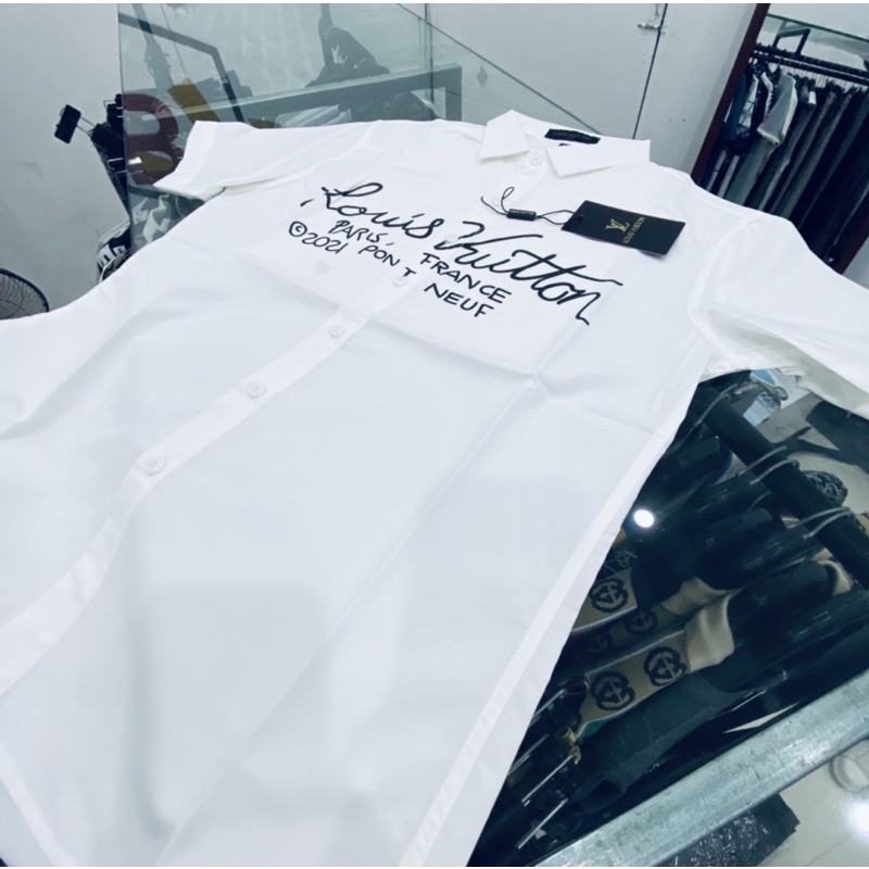 Áo sơ mi cộc tay thời trang nam, Áo sơ mi học sinh mầu trắng hoạ tiết LV cotton btshop từ 45 đến 75 kg