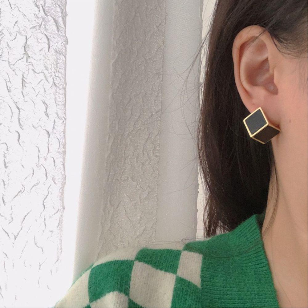 Khuyên Tai Hình Vuông Đơn Giản Phong Cách Vintage Dành Cho Nữ