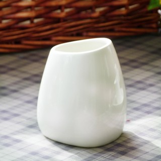 Lọ hoa trắng sứ trơn nhỏ