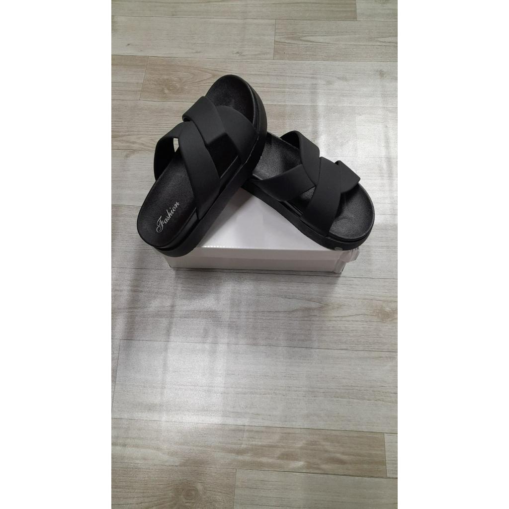 Dép Bánh Mì Nữ V Đan Chéo Độn Đế Siêu Cấp