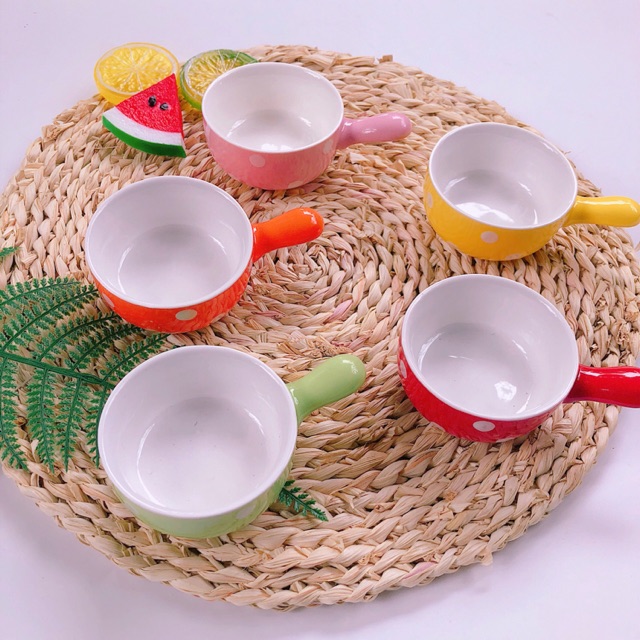 Gáo sứ chấm bi co tay cầm