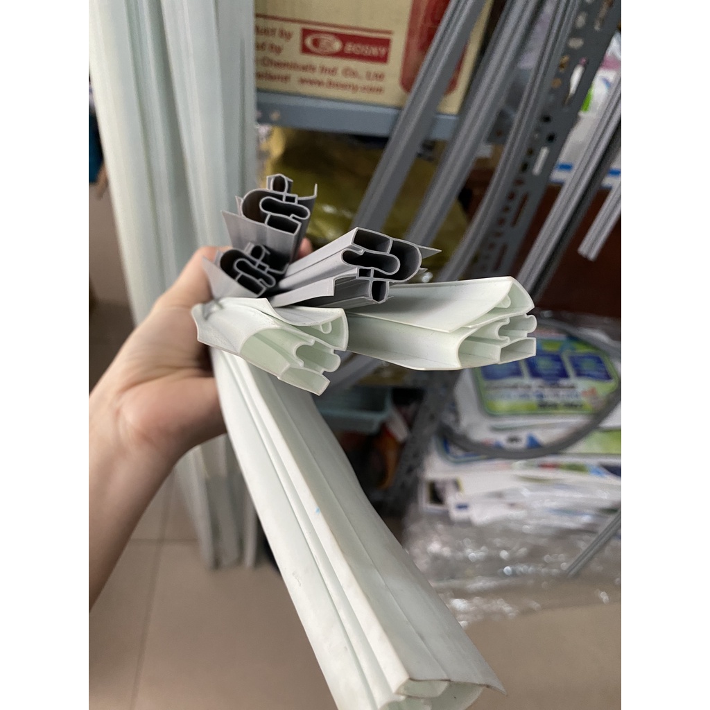Ron tủ lạnh kiểu gài  dài 2 mét xám và trắng xanh vít