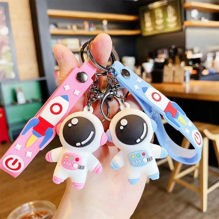 Móc Khóa Phi Hành Gia Màu Dạ Quang Dễ Thương