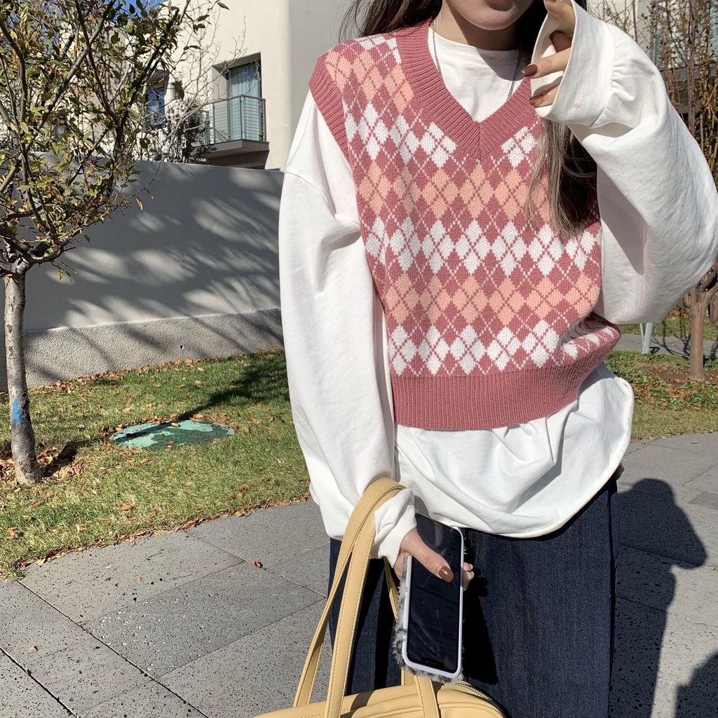 Áo dệt kim sát nách cổ chữ V họa tiết hình thoi màu hồng thời trang