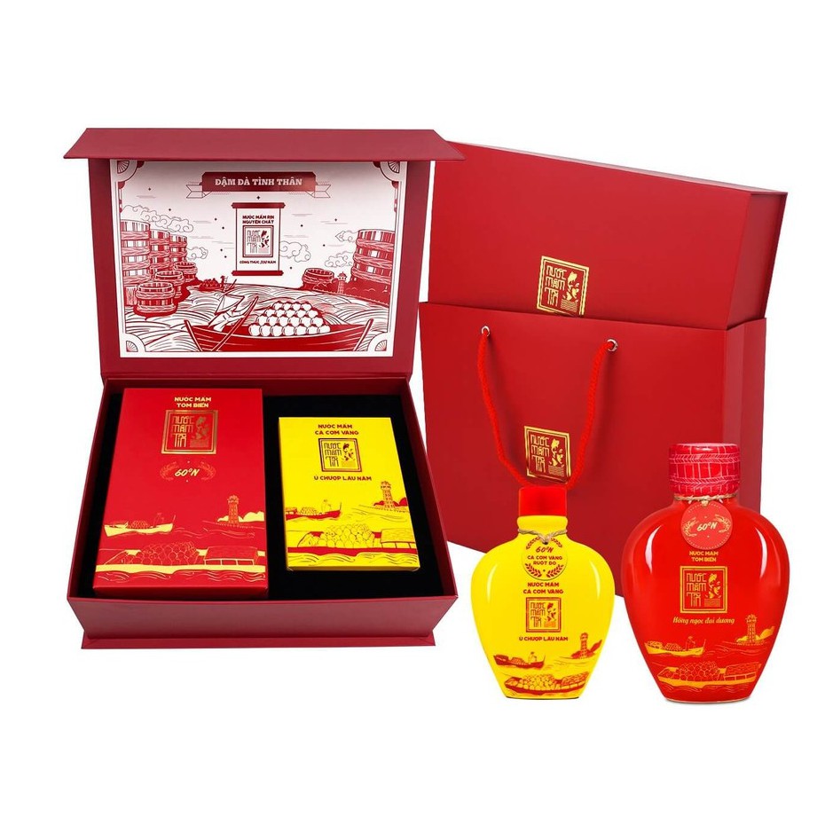 [Combo 2 hộp] Hộp Quà Đậm Đà Tình Thân 1 Nước Mắm Tĩn Tôm Biển 60N 500ml/Tĩn Và 1Tĩn Nước Mắm Tĩn Cá Cơm Vàng 250 ml/Tĩn