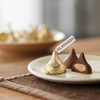 Chocolate Hạnh Nhân Kisses Hershey's