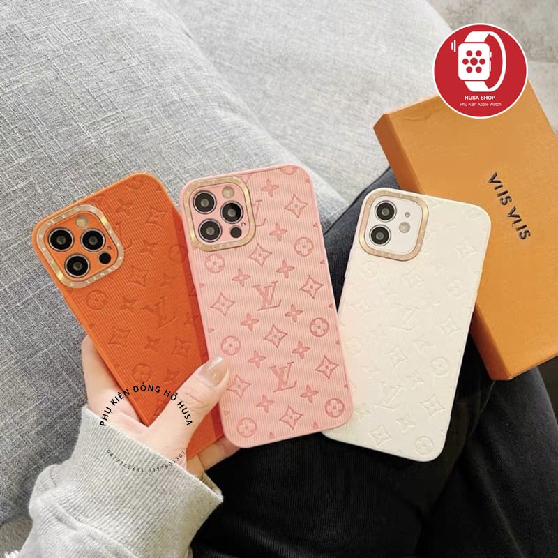 Ốp lPhone Dập Nổi Hoạ Tiết LV Khung Kim Loại Bảo Vệ Kính Camera