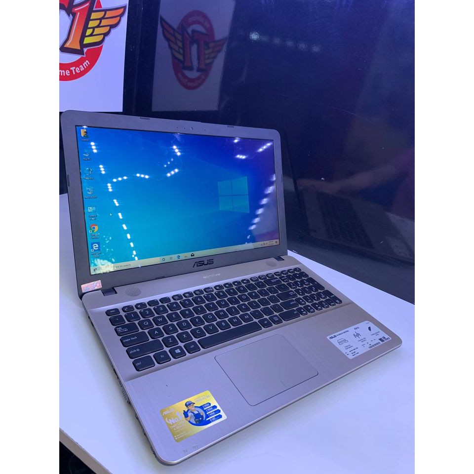 Laptop cũ Asus X541 i3-6006, ram 4GB, SSD 128GB chạy phà phà