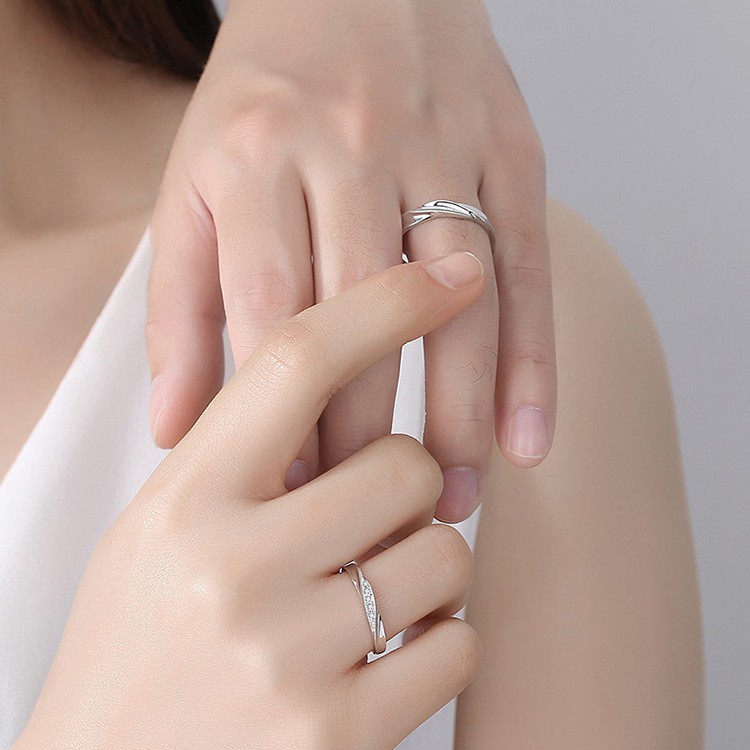 Nhẫn đôi tình yêu chắp cánh bay xa