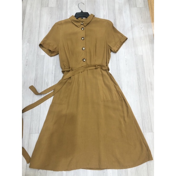 Đầm sơ mi Monteau có túi chun lưng có dây thắt chất rayon