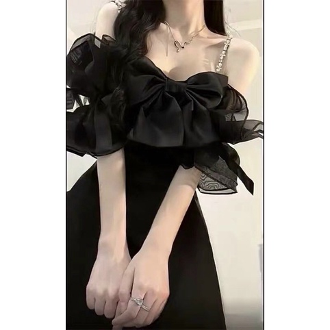 ĐẦM ĐEN HAI DÂY RỚT VAI TAY LOE NƠ NGỰC