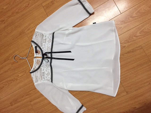 Áo trắng cổ nơ Evy