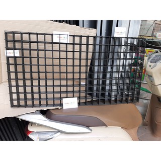 Lưới sắt 50 x 100 ô mắt 5cm dày 3.5li mầu đen bóng, dùng trang trí và treo phụ kiện shop