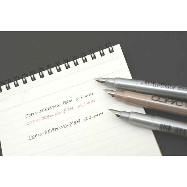 Bút máy Copic Drawing Pen có 3 màu ghi, nâu, đen