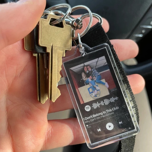 Móc khóa handmade bài hát Spotify theo yêu cầu