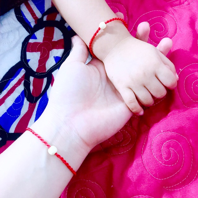 Sợi chỉ đỏ may mắn mix hạt dâu tằm