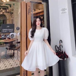 Đầm công chúa tay phồng vải Ovanza cao cấp hình thật phía sau