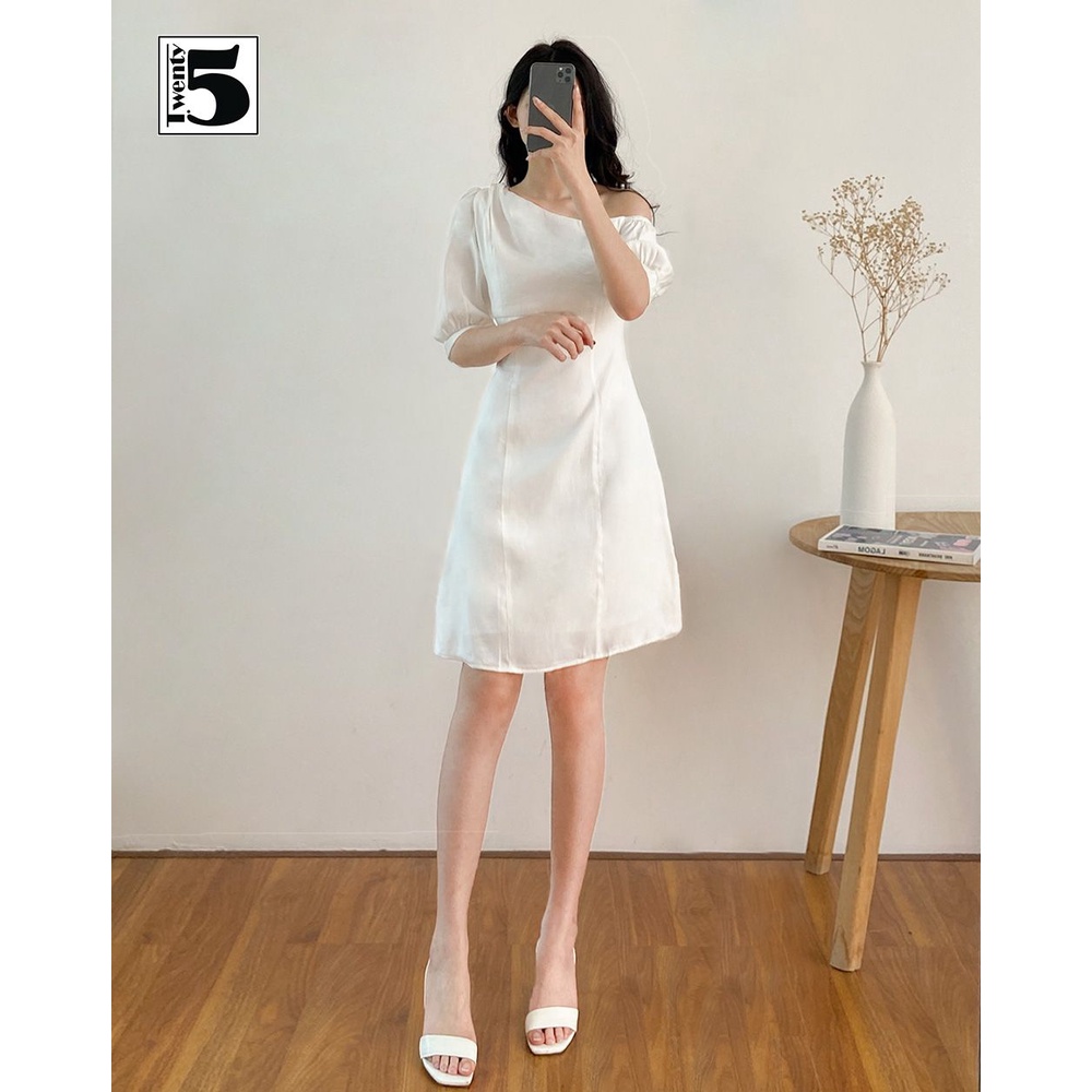 Đầm nhún lệch vai tay bo nhún chân váy xòe Twentyfive T258
