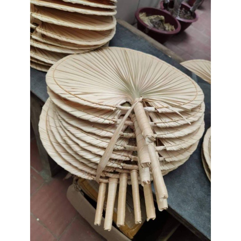 Tre tự nhiên- Quạt lá cọ cầm tay -Mây tre đan việt