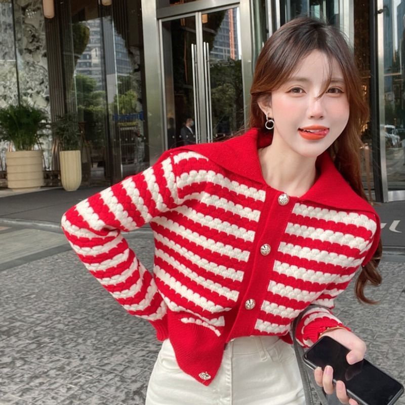 Áo Sweater Dệt Kim Cổ Bẻ Dáng Ngắn Họa Tiết Kẻ Sọc Phong Cách Retro Xinh Xắn