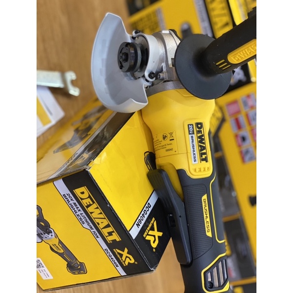Thân máy mài dùng pin 18V DeWALT DCG406 - Hàng chính hãng