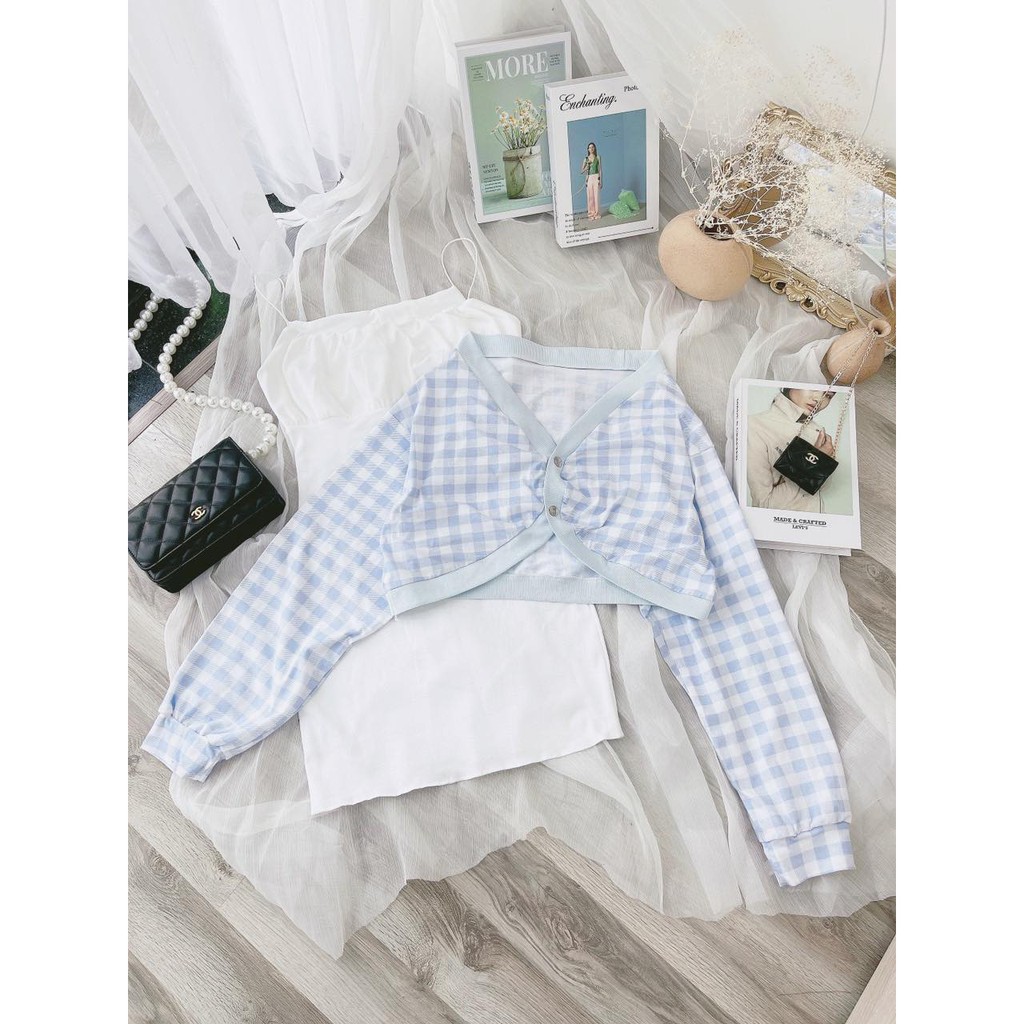 Set khoác caro xanh và đầm trắng 2 dây mảnh | BigBuy360 - bigbuy360.vn