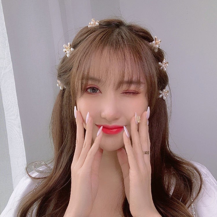 Kẹp tóc hình bông hoa đính ngọc trai giả xinh xắn cho nữ