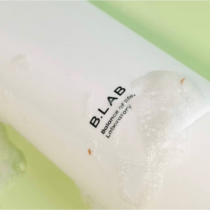 Sữa rửa mặt trà xanh dịu nhẹ B.LAB Matcha Hydrating Foam cleanser 120ml