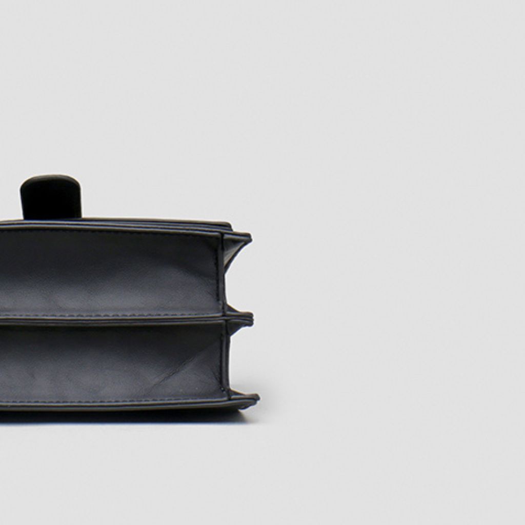 Túi xách nữ, túi xách công sở ô trám nắp gập da mịn size 20 - TXN033