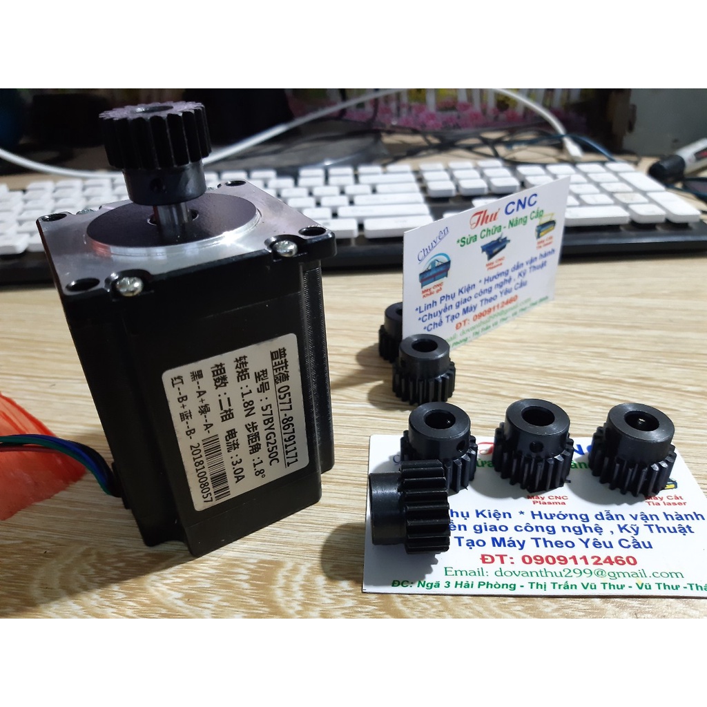 Bánh răng thẳng Modul 1 20 răng trục phi 6-8-12mm