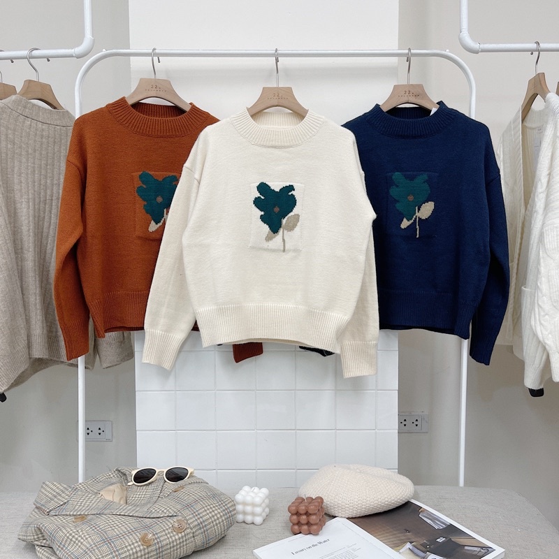 Áo len thêu hình bông hoa xanh