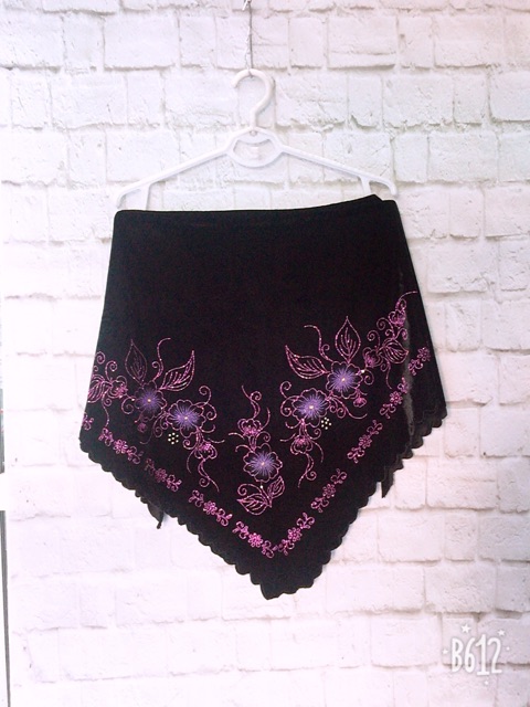 Khăn Nhung Cho Bà, Khăn Nhung Trùm Đầu