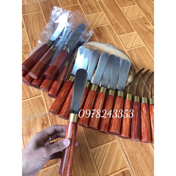Dao cứng lấy cùi dừa làm mứt