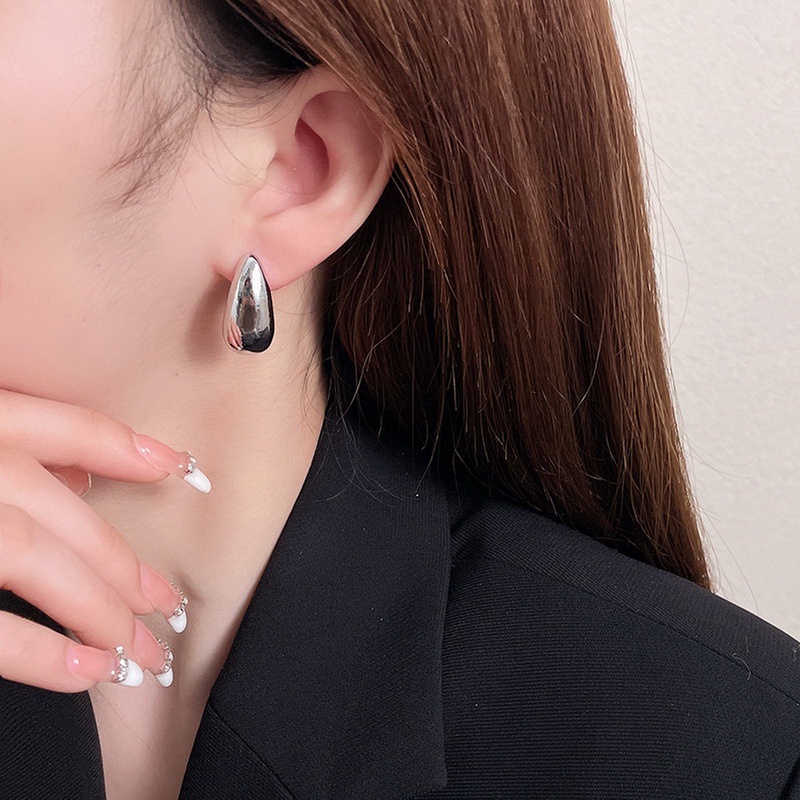 Khuyên Tai Kiểu Dáng Đơn Giản Thời Trang 45 Phong Cách Cho Nữ