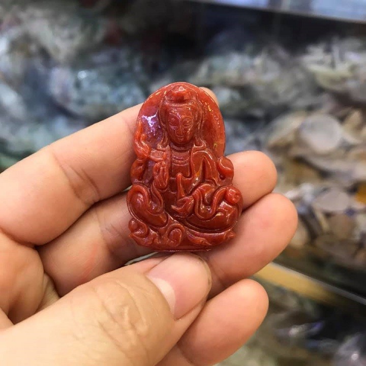 MẶT DÂY QUAN ÂM BỒ TÁT HUYẾT THIÊN NHIÊN TẶNG KÈM DÂY ĐEO