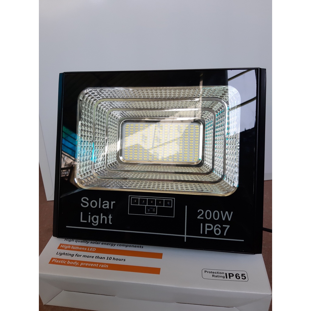 Đèn năng lượng mặt trời rời pin, đèn pha led, 200W nhôm, chống nước chuẩn IP67, có báo pin