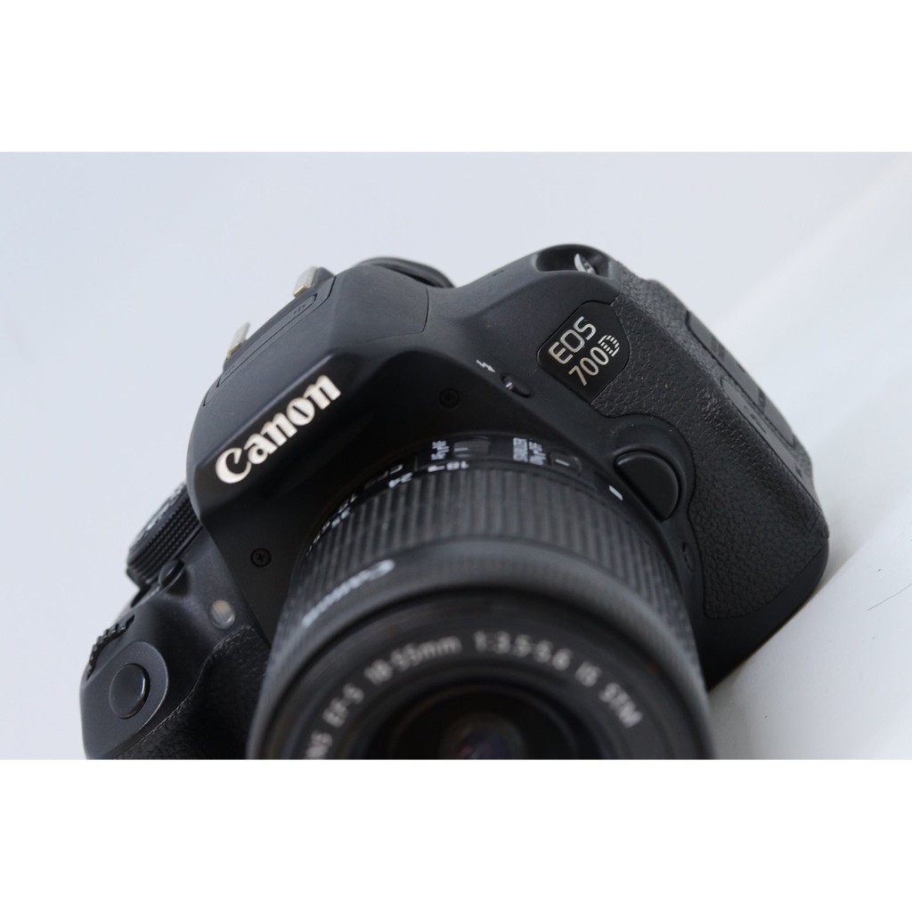 Máy ảnh Canon 700D kèm ống kính 18-55 IS STM