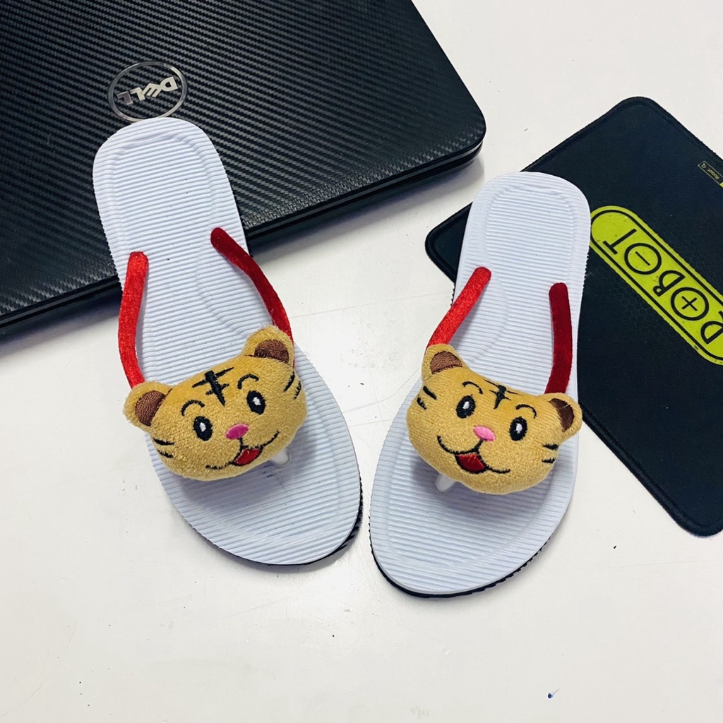 Dép xỏ ngón nữ bông hình thú Doraemon-HelloKitty-Hổ-Heo cute đủ size cho các chị em.