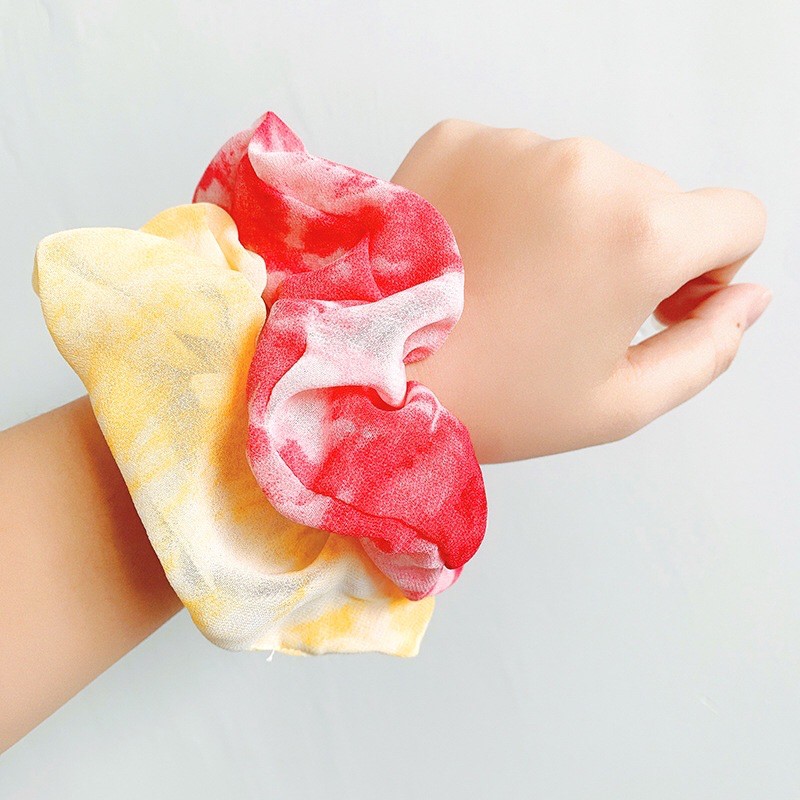 Scrunchies chun cột tóc loang loang
