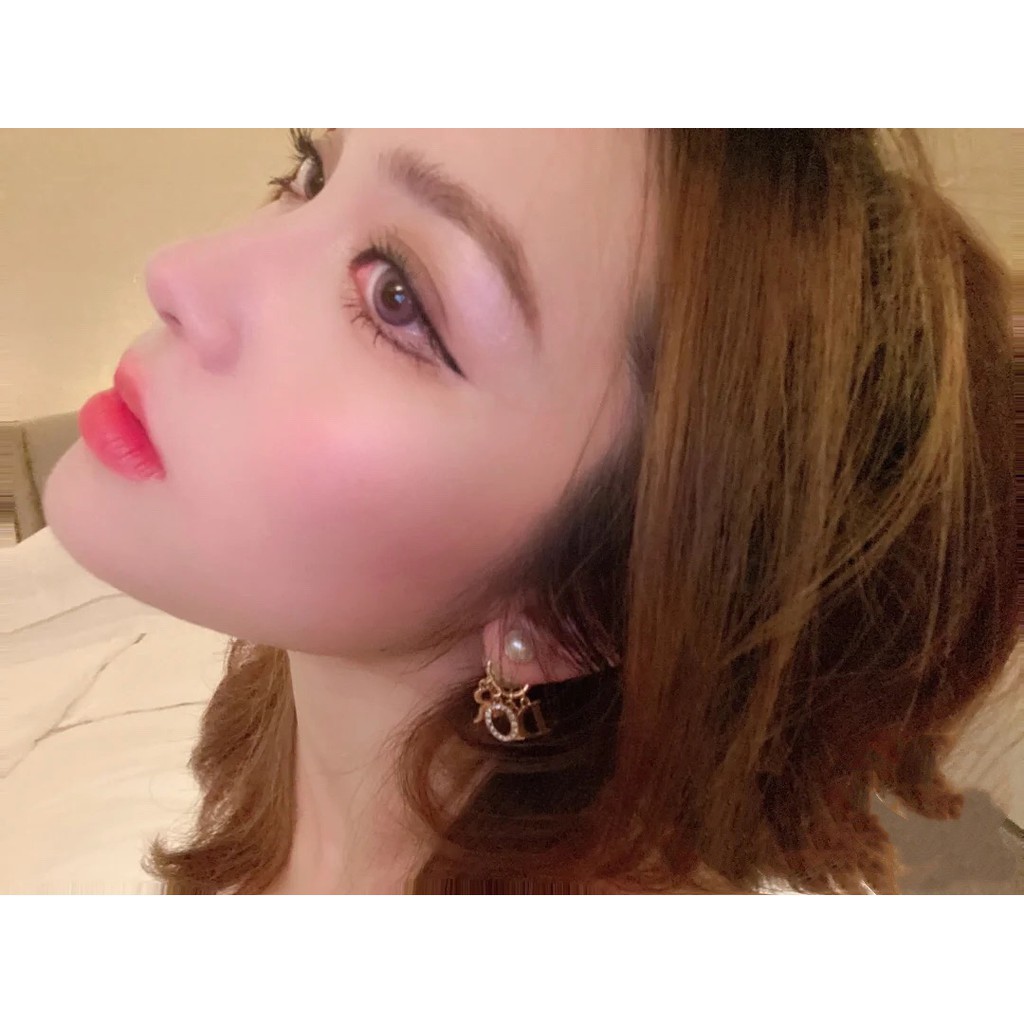 Bông tai nữ kiểu dáng thời trang thanh lịch