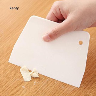 Dao cắt bột bánh bằng nhựa