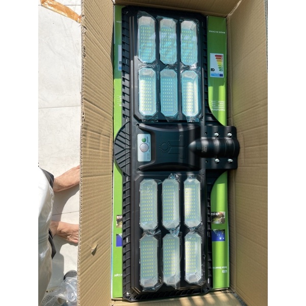 Đèn năng lượng mặt trời hình chuồn chuồn mới nhất 2022 công suất 400W siêu sáng liên tục 12 tiếng