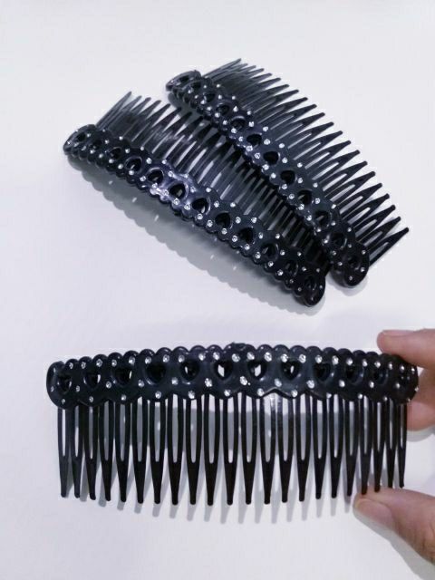 Lược cài nhựa mềm trái tim đính hạt