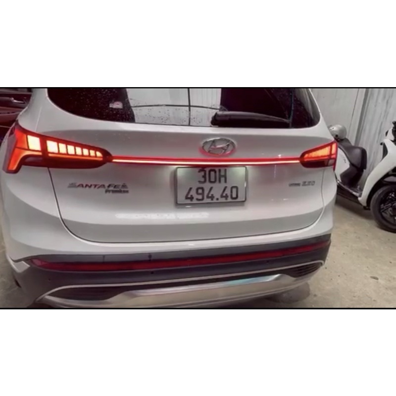 Led cốp Hyundai Santafe chỉ nhỏ zin theo xe