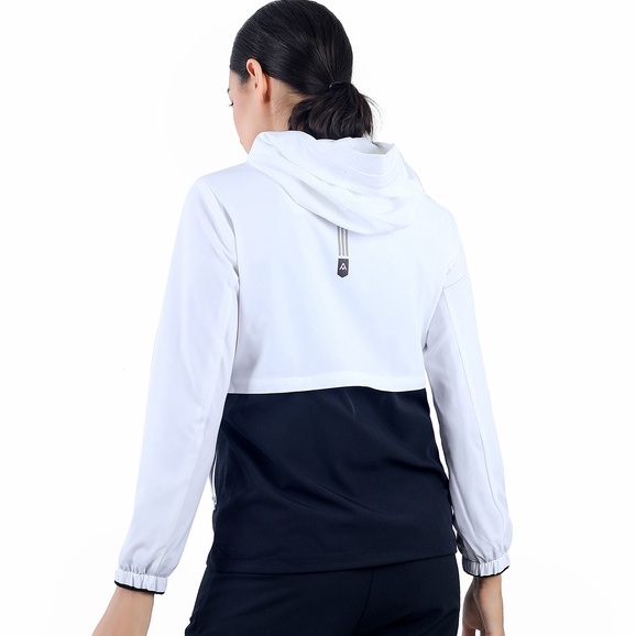 Áo gió thể thao nữ AM WWS001 dáng Slimfit trẻ trung, có mũ, không nhăn, không bai xù.  Sport1