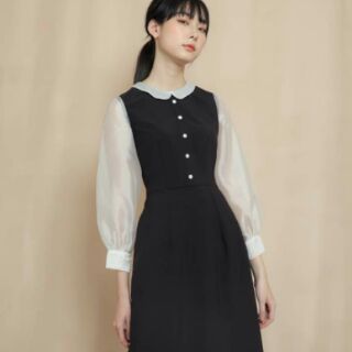 Váy Đen Cổ Sen Tay Von Trắng [Madelen]