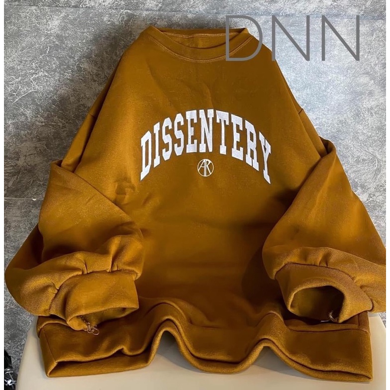 Áo chữ cong DISS bo gấu TH6