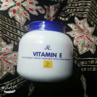 Kem dưỡng da Thái Lan Vitamin E Aron