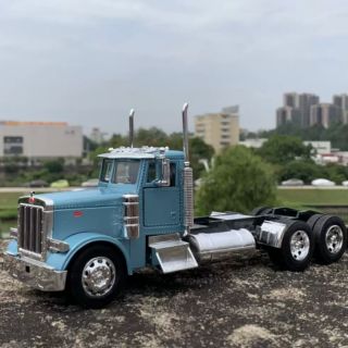 Xe mô hình đầu kéo beterbilt mỹ hợp kim 1:32