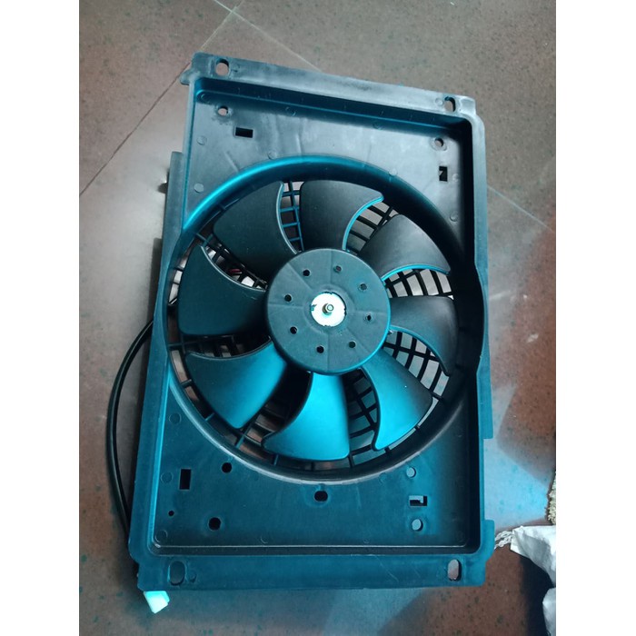 Quạt gió xe ba bánh  42x27cm Dày